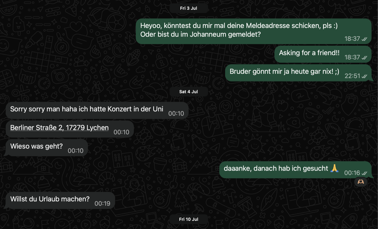 WhatsApp-Verlauf: Lennert fragt nach der Meldeadresse, Niklas antwortet «Berliner Straße 2, 17279 Lychen» und fragt «Wieso was geht?»