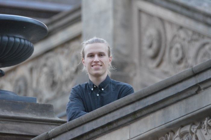 Niklas lächelt in die Kamera